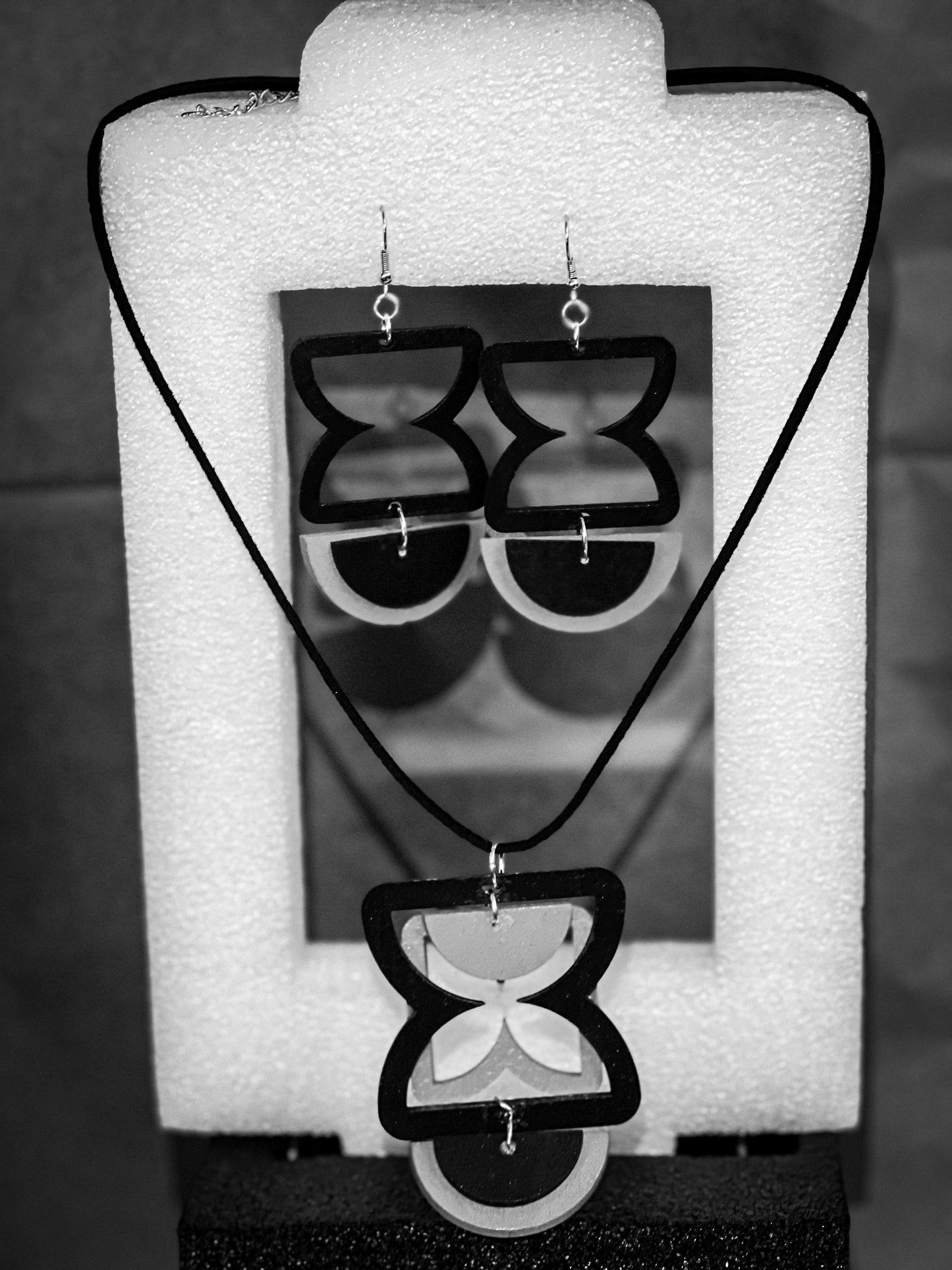 "Pieces of Me - Smile" - Earring Necklace Set